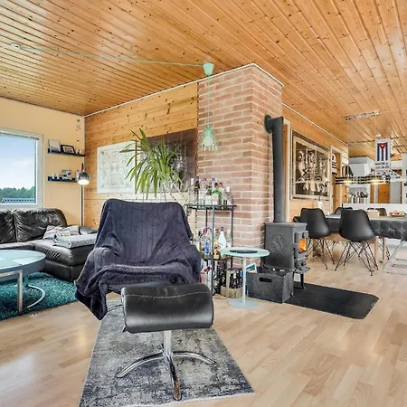 3 Bedroom Beautiful Home In Hals Ferienhaus