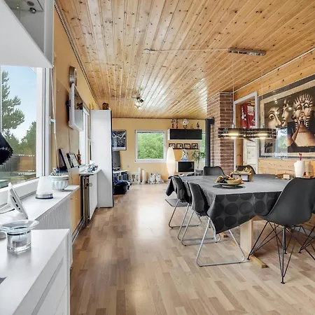 Ferienhaus 3 Bedroom Beautiful Home In Hals *