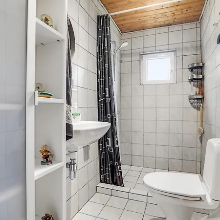 3 Bedroom Beautiful Home In Hals Ferienhaus